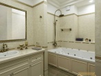 Ванная комната в кремовом цвете